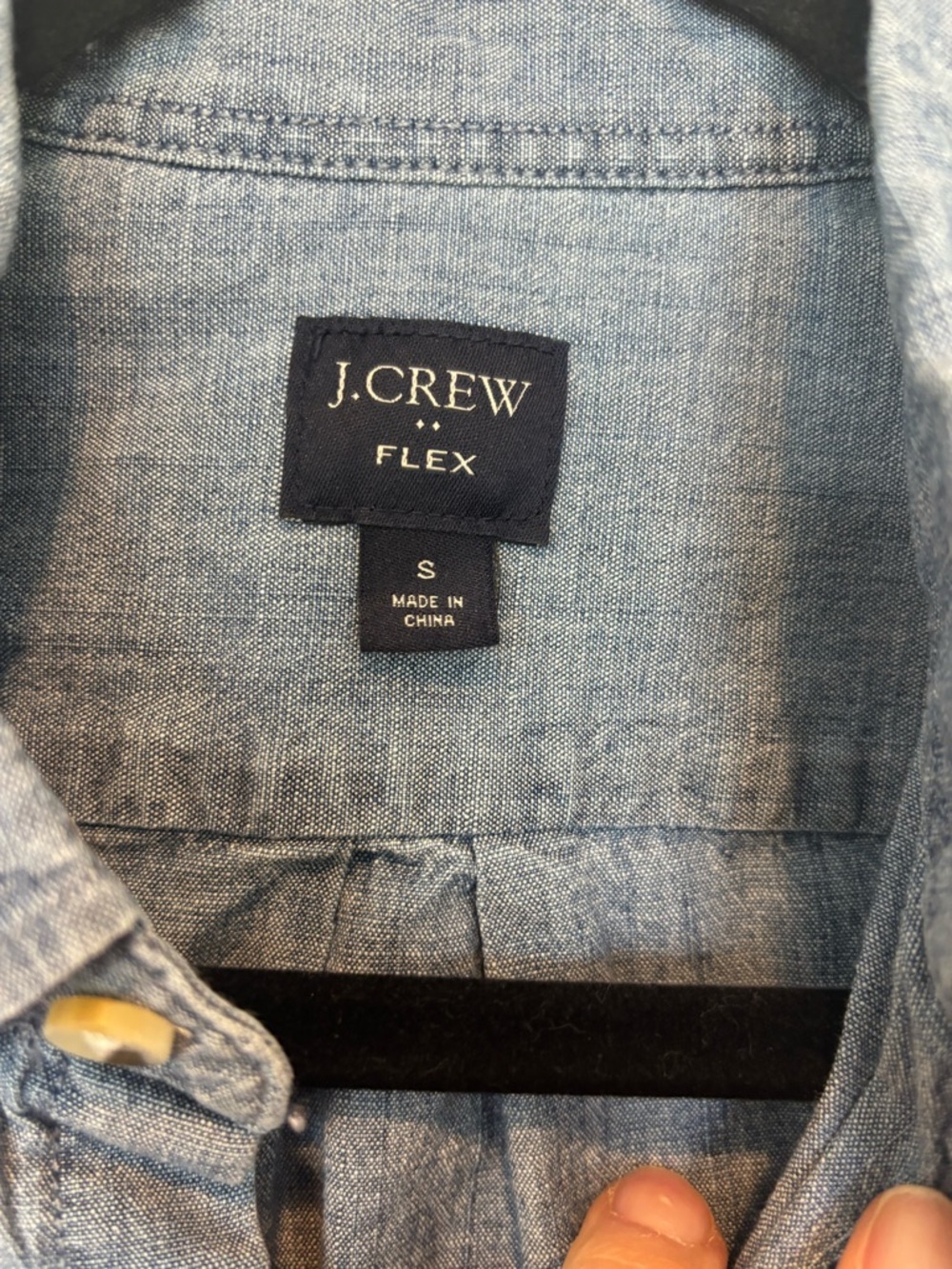 J. Crew Men’s Chambray Button-Down Shirt in Light Blue 222 - Picture 3 of 4